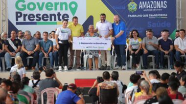 Wilson Lima acompanha 12ª edição do Governo Presente com liberação de R$ 700 mil em crédito a empreendedores