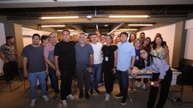 Prefeito David Almeida recebe Plano de Ações Integradas do ‘Manaus Passo a Paço 2024’ do CCC