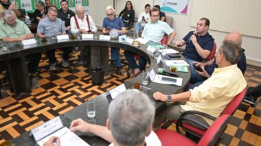 Guarda Municipal armada vai reforçar segurança no Centro, afirma Roberto Cidade durante reunião com comerciantes