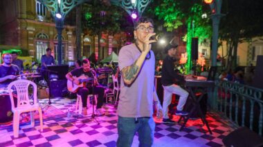 Palco Coreto reúne famílias para curtir artistas regionais no ‘Manaus Passo a Paço 2024’