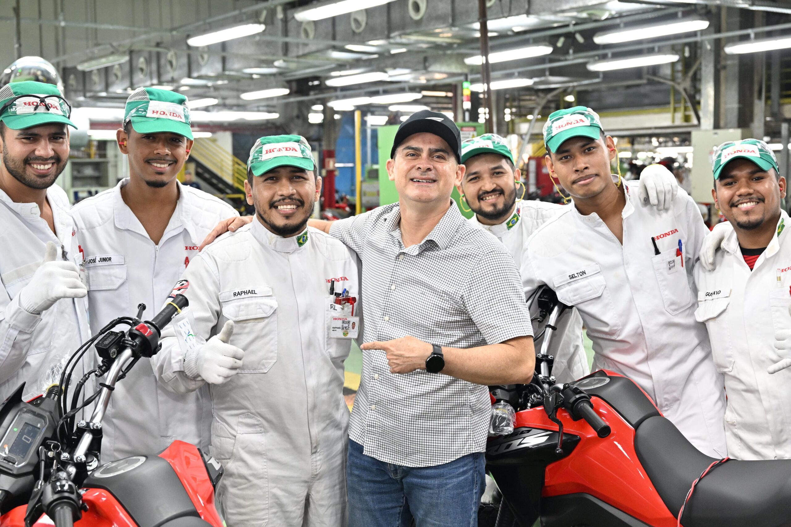 No momento, você está visualizando Em visita à Moto Honda, David Almeida reafirma compromisso em defender a ZFM