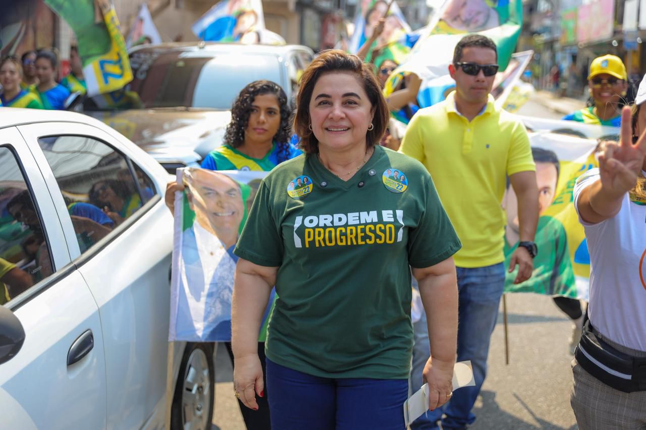 No momento, você está visualizando Maria do Carmo puxa equipes de rua e Alberto Neto atua pela democracia em Brasília