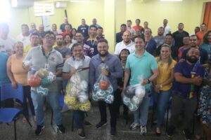 Leia mais sobre o artigo Prefeitura de Manaus distribui materiais esportivos para fortalecer educação física nas escolas municipais