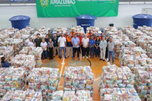 Leia mais sobre o artigo Governador Wilson Lima entrega 150 toneladas de ajuda humanitária para municípios afetados pela estiagem no Alto Solimões