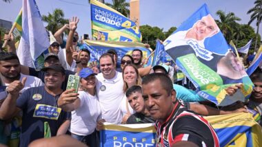 Roberto Cidade faz ‘Bandeiraço” em quatro bairros neste sábado