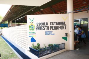 Leia mais sobre o artigo Governador Wilson Lima entrega escola revitalizada na 14ª edição do Governo Presente, na zona leste de Manaus