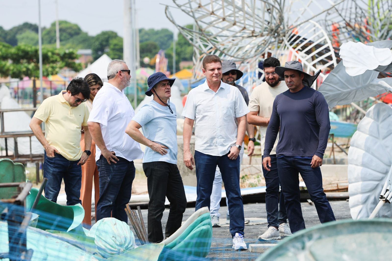 Você está visualizando atualmente Prefeito David Almeida vistoria fase de concretagem do viaduto Márcio Souza