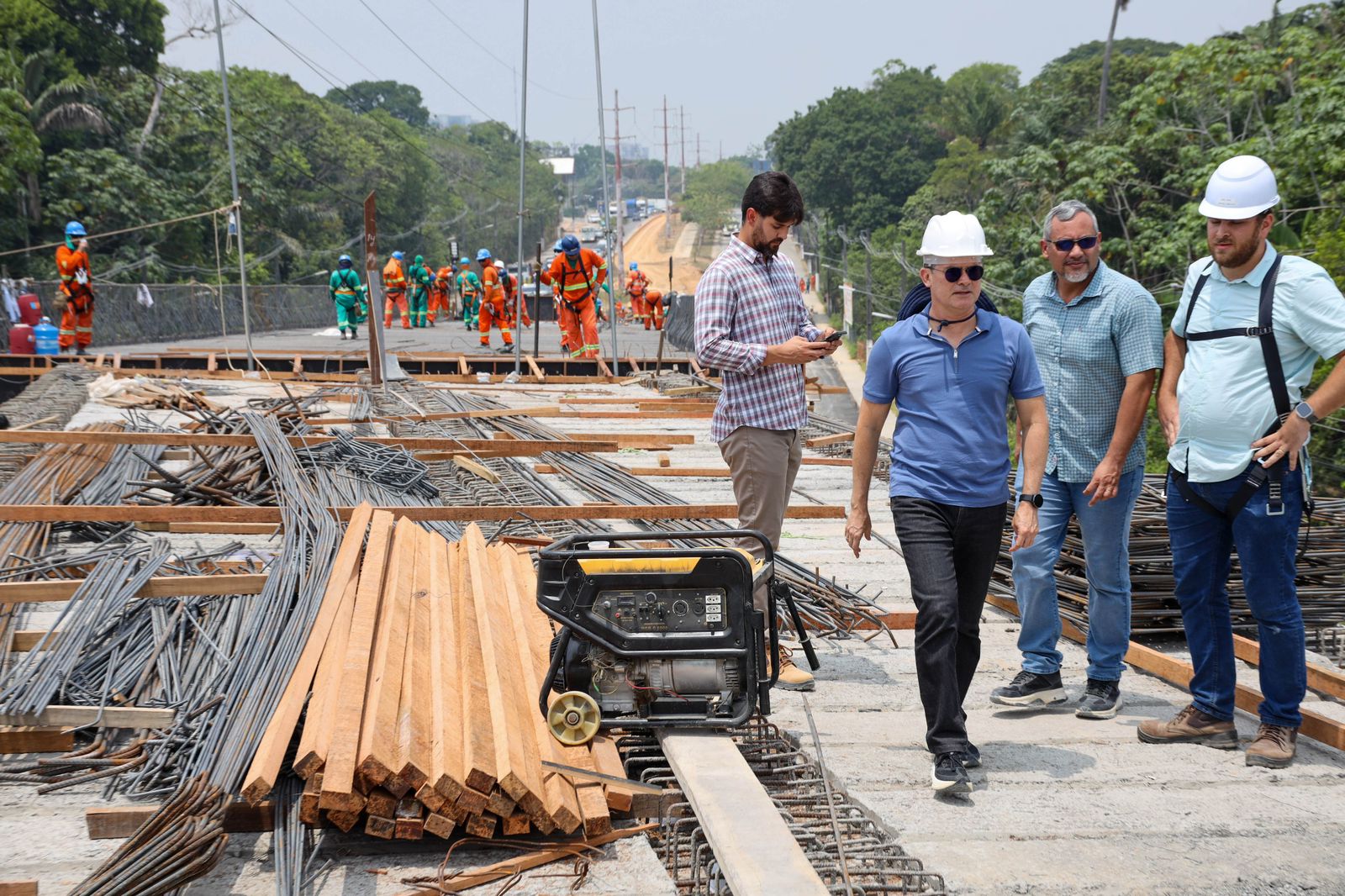 Você está visualizando atualmente Prefeito David Almeida anuncia entrega do viaduto Márcio Souza para segunda quinzena de outubro