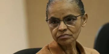 País em chamas: Marina Silva viaja para fazer campanha em SP