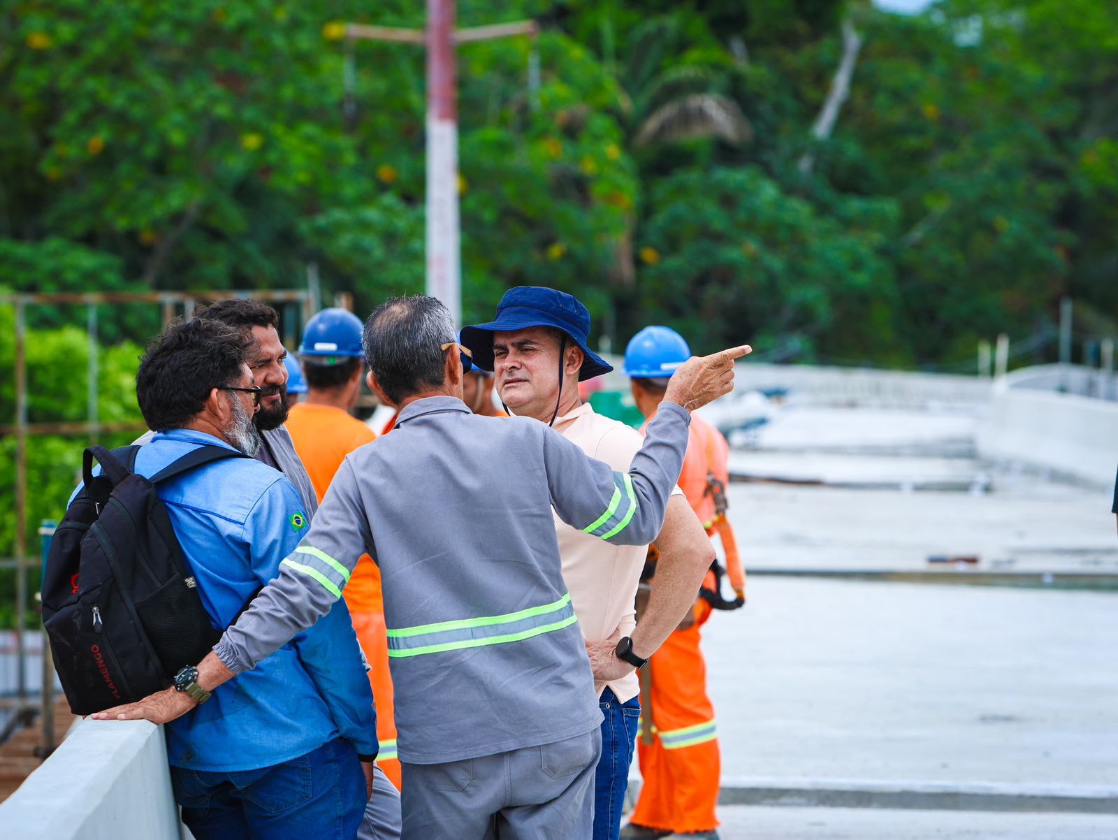 No momento, você está visualizando Prefeito David Almeida fiscaliza obras do viaduto Márcio Souza que será entregue nos próximos dias