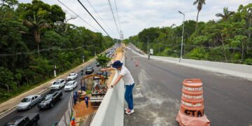 Prefeito David Almeida vistoria ajustes finais do viaduto Márcio Souza