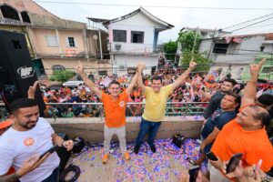 Leia mais sobre o artigo Um novo vencedor: David Almeida celebra reeleição com homenagem à mãe