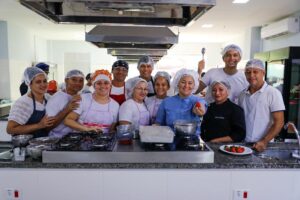 Leia mais sobre o artigo Governo do Amazonas já qualificou mais de 500 alunos para o mercado de trabalho com a Escola de Gastronomia Bernardo Ramos