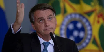 STF deve barrar Bolsonaro na posse de Trump, diz CNN