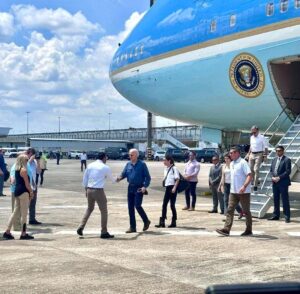 Leia mais sobre o artigo Em visita histórica ao Amazonas, governador Wilson Lima recepciona presidente dos Estados Unidos, Joe Biden