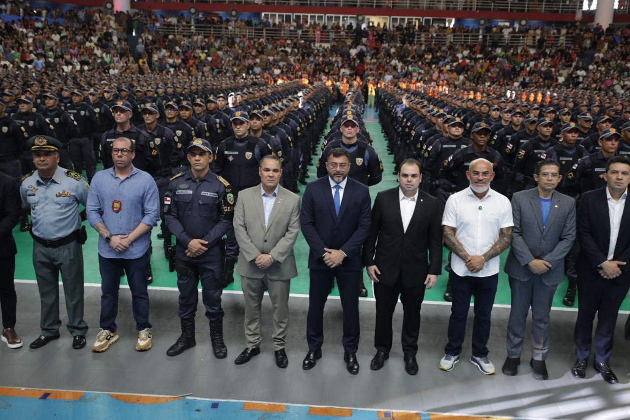 No momento, você está visualizando Durante formatura de mil novos policiais militares, Wilson Lima reforça compromisso com o fortalecimento da Segurança no Amazonas