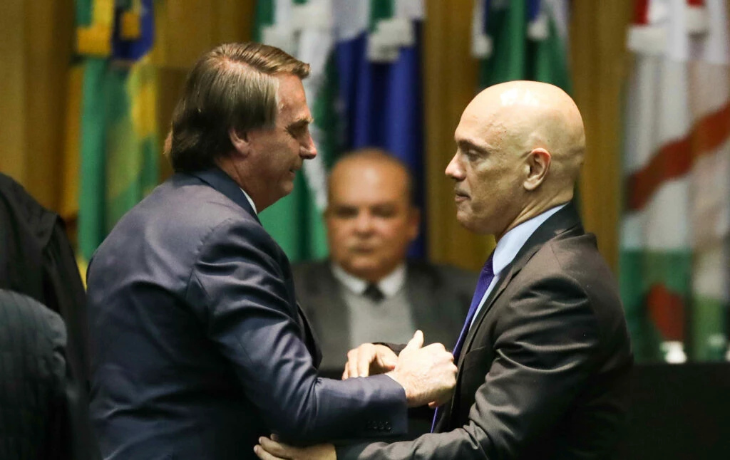 No momento, você está visualizando Bolsonaro protocola novo pedido de impedimento de Moraes