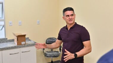 Prefeito David Almeida vistoria nova Unidade de Saúde da Família que vai atender 114 mil moradores na zona Leste de Manaus