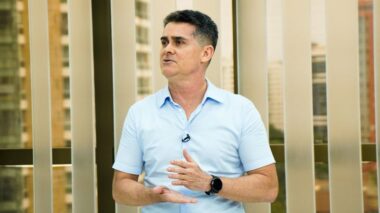 Prefeito David Almeida apresenta números da gestão e anuncia novos secretários na TV Record Manaus