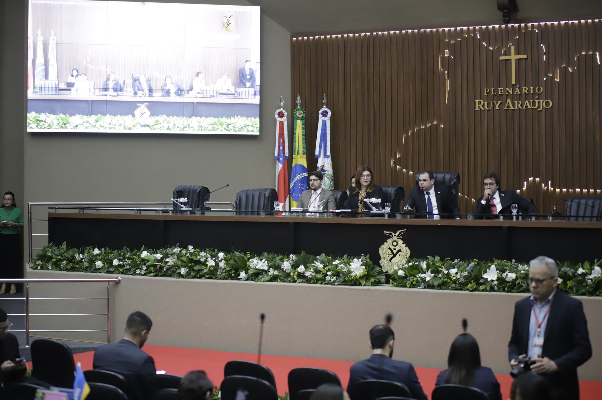 No momento, você está visualizando Deputados aprovam orçamento de R$ 31,4 bilhões para o Amazonas em 2024