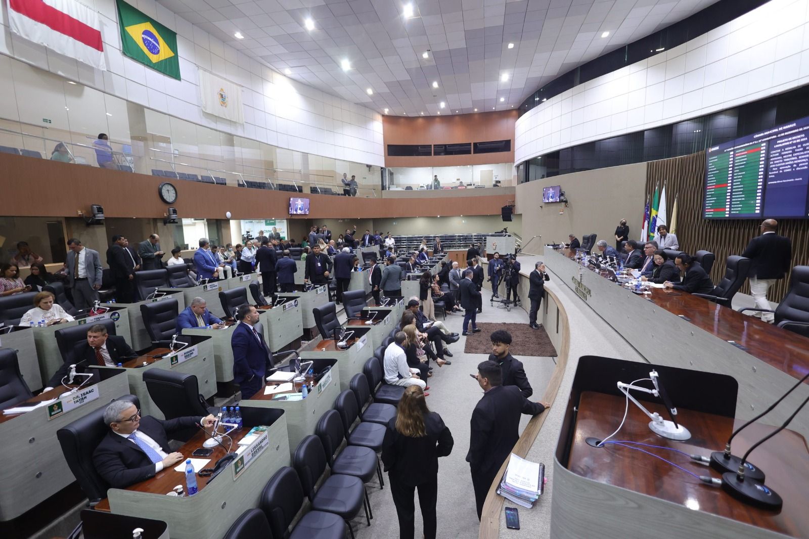 Leia mais sobre o artigo Vereadores aprovam orçamento de R$10,5 bilhões para Manaus em 2025