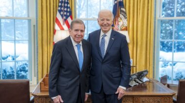 “O povo da Venezuela merece uma transferência pacífica de poder para o verdadeiro vencedor da eleição presidencial”
