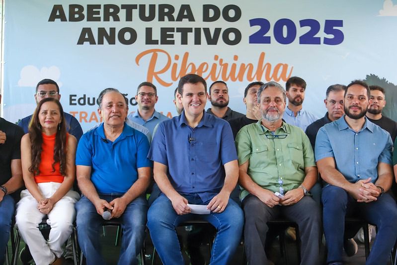 Leia mais sobre o artigo Prefeitura de Manaus inicia ano letivo de 2025 nas escolas da zona ribeirinha com mais de 1,5 mil alunos matriculados na rede de ensino