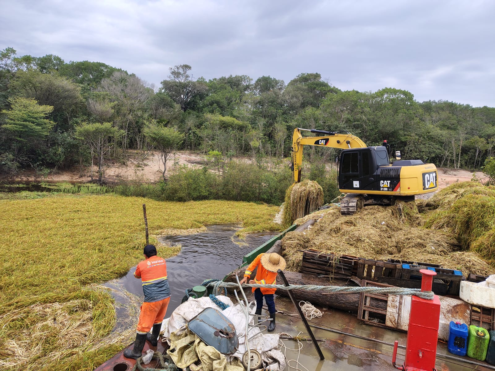 No momento, você está visualizando Prefeitura de Manaus realiza limpeza e revitalização em comunidades ribeirinhas e bairros da capital