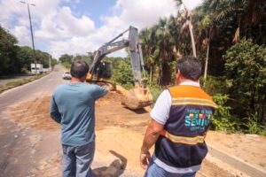 Leia mais sobre o artigo Prefeitura de Manaus atua em obra emergencial de contenção de erosão no bairro da Paz