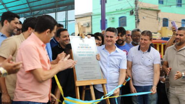 Prefeito David Almeida entrega complexo esportivo revitalizado no Armando Mendes