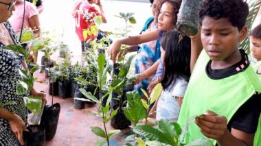 Prefeitura de Manaus realiza ação em alusão ao Dia Mundial da Educação Ambiental