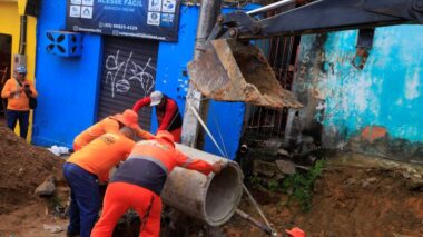 Prefeitura de Manaus realiza obra emergencial de recuperação de drenagem no Tancredo Neves