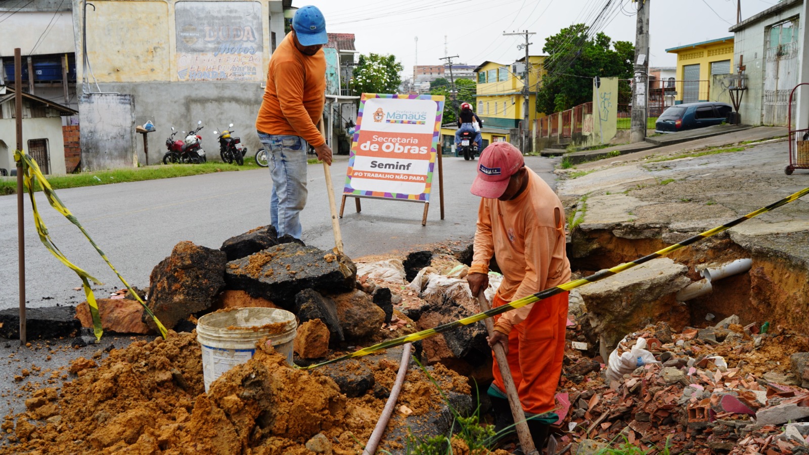 Leia mais sobre o artigo Prefeitura de Manaus realiza obra emergencial de recuperação de drenagem no Nova Esperança