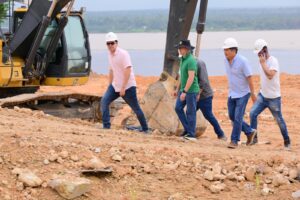 Leia mais sobre o artigo Prefeito David Almeida vistoria obras do Parque Encontro das Águas em Manaus