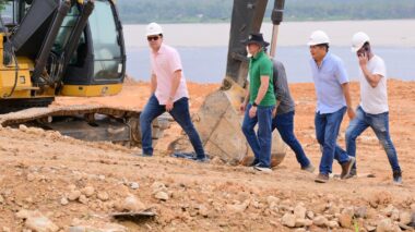 Prefeito David Almeida vistoria obras do Parque Encontro das Águas em Manaus