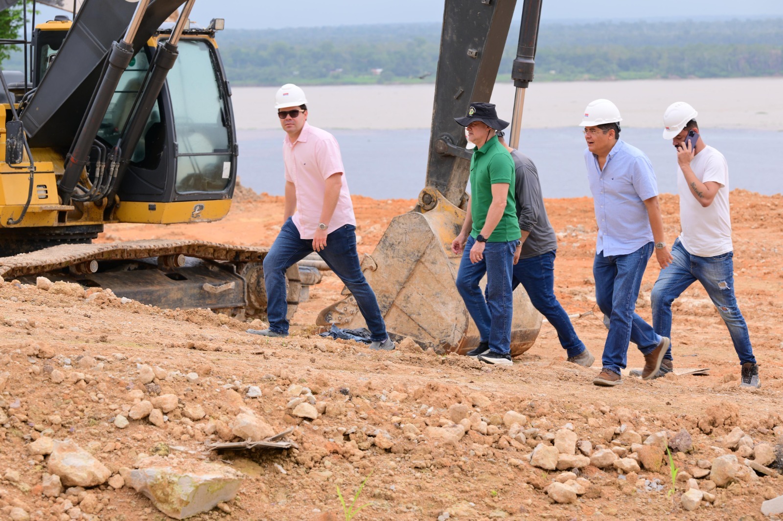 No momento, você está visualizando Prefeito David Almeida vistoria obras do Parque Encontro das Águas em Manaus