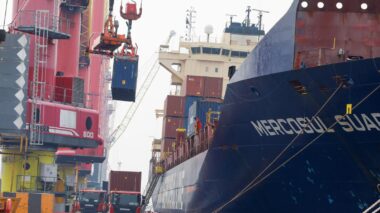 Modelo de substituição de importações gera US$ 21,5 bilhões em produção local em 2024