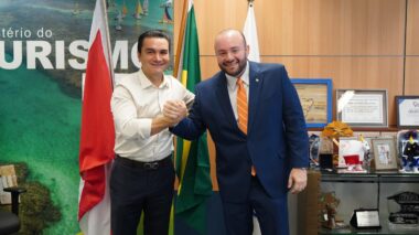 Fausto Júnior e ministro Celso Sabino discutem fortalecimento do turismo no Amazonas