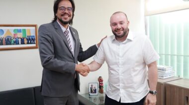 Deputado Fausto Jr. apresenta projeto para garantir mamografia anual no SUS a partir dos 40 anos
