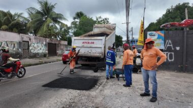 Trecho do bairro Redenção recebe obras de recuperação asfáltica da Prefeitura de Manaus