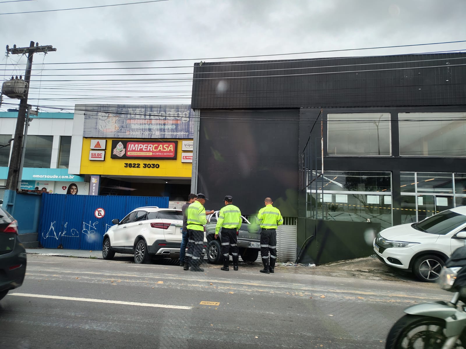 No momento, você está visualizando Operação ‘Calçada Livre’ autua 18 veículos por estacionamento irregular na zona Norte