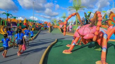 Prefeitura de Manaus leva crianças em risco social para o parque Gigantes da Floresta