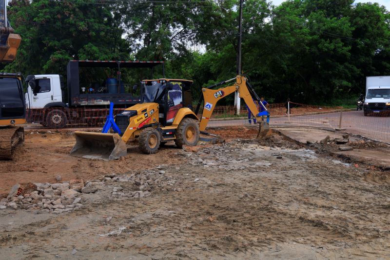 No momento, você está visualizando Prefeitura de Manaus avança em obra de intervenção viária na rua São Judas Tadeu com avenida Max Teixeira