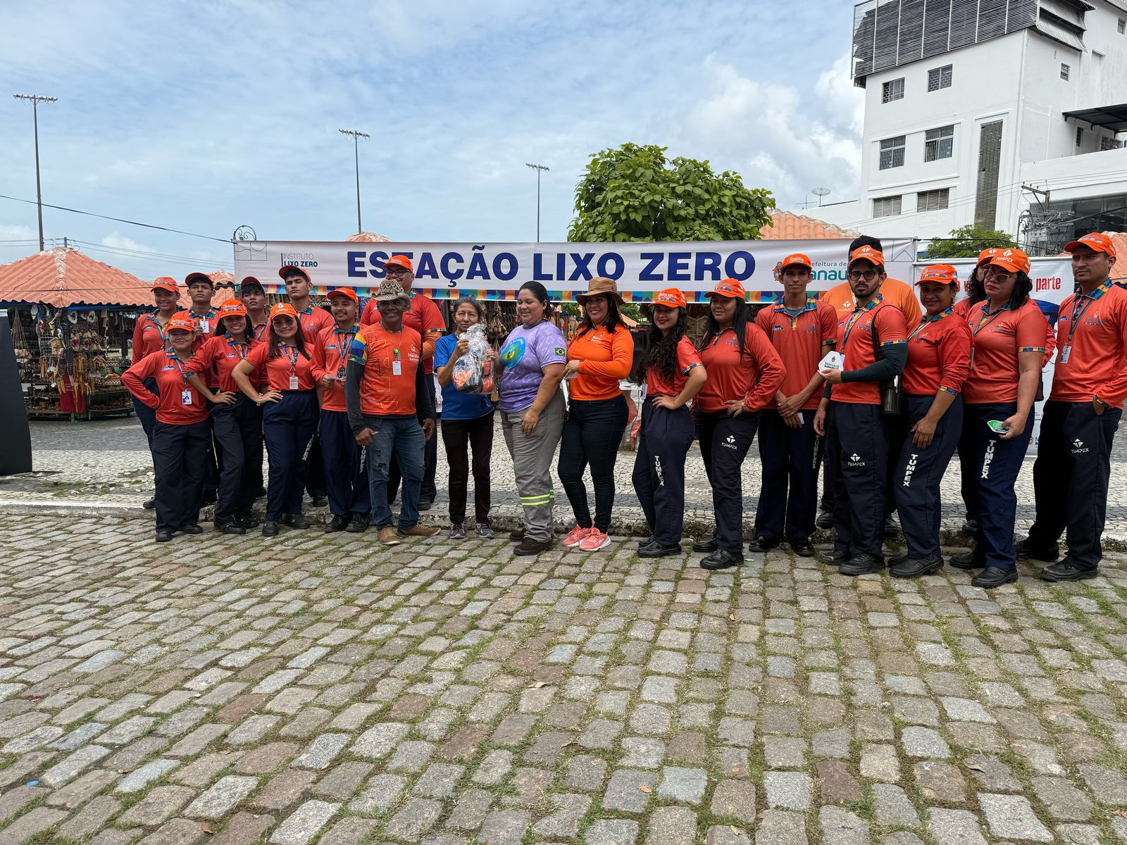 No momento, você está visualizando Prefeitura promove ação de educação ambiental e cidadania na praça Tenreiro Aranha