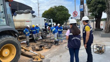 Ageman monitora serviços de reparo de vazamento em rede de abastecimento de água no bairro Cachoeirinha