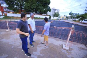 Leia mais sobre o artigo Prefeito de Manaus em exercício Renato Junior vistoria intervenção viária na avenida Max Teixeira para melhorar trânsito na entrada do conjunto São Judas Tadeu