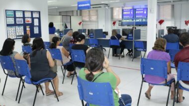 Aposentados e pensionistas nascidos em março são convocados pela Manausprev para recadastramento