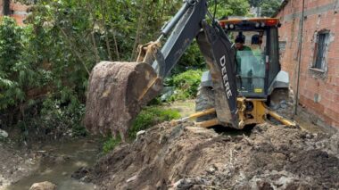 Prefeitura de Manaus trabalha na contenção de rip-rap na comunidade Alfredo Nascimento