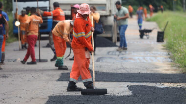 Prefeitura de Manaus intensifica recuperação asfáltica no bairro Tarumã