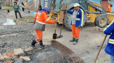 Prefeitura de Manaus realiza serviços de manutenção asfáltica no bairro Novo Aleixo